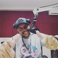 A Cidade FM traz neste sábado (12), entre às 22h e 1h, uma programação especial para o Dia dos Namorados, com apresentação de Flávio do Valle (Foto: Arquivo pessoal)