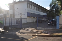 Adolescentes foram vistos consumindo drogas perto da Escola Estadual Professora Uzenir (Foto: Érika Chausson/A Cidade)