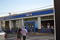 Agências da Caixa de Votuporanga aderem à campanha da instituição e se tornaram ponto de coleta de alimentos  (Foto: A Cidade)