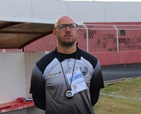 Treinador Rogério Corrêa  fez sua analise técnica da partida diante do Capivariano nos microfones da Cidade FM (Foto: Rafael Bento/CAV)