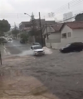 Segundo informações da Saev Ambiental, em 1 hora choveu 70 mm na cidade (Foto: Reprodução/Facebook)