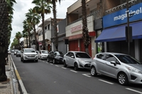 Novo decreto municipal, publicado nesta quinta-feira (11), permite a retirada dos produtos nos estabelecimentos das 6h às 20h (Foto: A Cidade)