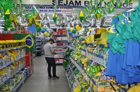 Copa do Mundo: comércio de Votuporanga espera lucrar até 20% (Foto: Gabriele Reginaldo/A Cidade)