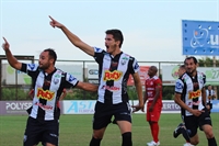 Eduardo Melo, autor do último gol da Votuporanguense, tomou o terceiro amarelo e não joga hoje (Foto: Rafael Bento/CAV)