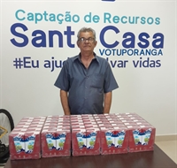 José Darci Barbosa Sandoval e Elisabete Aparecida Paschoalotto fizeram a doação para a Santa Casa (Foto: Santa Casa)