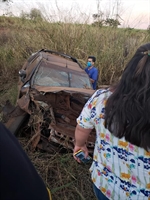 O Policial Militar Ademilson Alves Santana perdeu o controle da direção e capotou na Péricles Belini  (Foto: Reprodução)