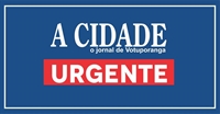 Segundo informações dos bombeiros, um vizinho escutou a vítima pedindo socorro, mas quando chegou ao imóvel, não conseguiu entrar por conta das chamas