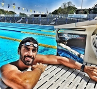 Magnini, ex-campeão mundial e medalhista olímpico, entrou na água depois que amigos de Benedetto pediram ajuda aos frequentadores de Cala Sinzias, no leste de Cagliari, capital da Sardenha. — Foto: Reprodução/Instagram