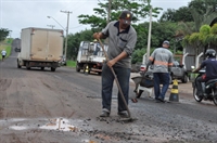 Durante todo o dia desta quarta-feira (6/12), as equipes de limpeza de espaços públicos se desdobraram para dar sequência no cronograma do serviço (Foto: Divulgação/Prefeitura)