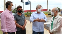 Recursos foram conquistados por Jura junto ao deputado federal Rui Falcão, na foto ao lado do prefeito Jorge Seba e do servidor Pablo  (Foto: Assessoria)