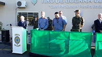 Lideranças da cidade participaram da solenidade em comemoração ao Dia do Exército Brasileiro (Foto: Prefeitura de Votuporanga)