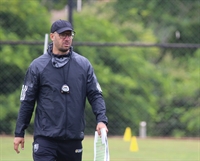 Rogério Corrêa disse que tem apostado no revezamento de atletas para possível retorno com calendário   (Foto: Rafael Bento/CAV)