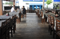 Restaurantes, lanchonetes, pizzarias, espetarias, sorveterias, pastelarias, petiscarias e similares poderão iniciar atendimento presencial com 25% da capacidade (Foto: A Cidade)