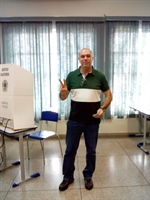 O votuporanguense Valdecir Toschi votou por volta das 13h na escola Faustino (Foto: Arquivo Pessoal)