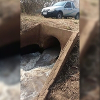 As equipes da autarquia coletam, semanalmente, do efluente bruto na entrada da Estação de Tratamento, no ponto de lançamento de esgoto tratado e no Córrego Marinheirinho (Foto: Divulgação)