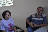 Rosa Maria Chiquetto, presidente do PT local, e o ex-deputado Renato Simões (Foto: Gabriele Reginaldo/A Cidade)