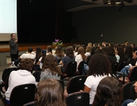 Coordenadores e docentes realizaram palestras e esclareceram dúvidas dos presentes (Foto: Unifev)