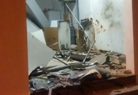 Interior de agência do banco Bradesco ficou completamente destruído pela explosão