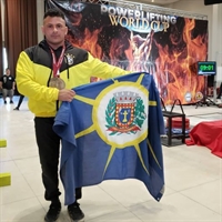 O atleta de Votuporanga Mazin foi recordista mundial em duas modalidades de Powerlifting em campeonato na Argentina (Foto: Divulgação)