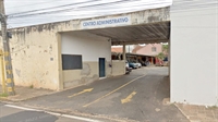 A Prefeitura foi autorizada pela Câmara a vender alguns imóveis inservíveis ao município, dentre eles o antigo Almoxarifado Municipal, da rua Minas Gerais  (Foto: Reprodução)