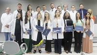Quinze residentes médicos se tornaram especialistas após anos de muita dedicação (Foto: Santa Casa)