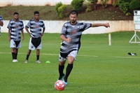 Ricardinho, meio-campista do Clube Atlético Votuporanguense, em treino no Assary (Foto: Rafael Bento/CAV)