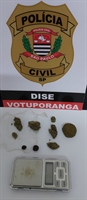  Polícia realizou uma operação de combate ao tráfico de drogas e prendeu um jovem de 22 anos que recebeu “super droga” (Foto: Divulgação/Polícia Civil)