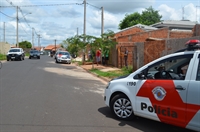 O acusado deferiu diversos golpes com um pedaço de madeira no homem, que morreu no local do crime (Foto: Aline Ruiz/A Cidade)