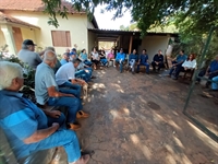  A reunião aconteceu na propriedade do senhor Laércio Biliassi e contou com a presença de mais de 25 representantes da área rural (Foto: Assessoria)