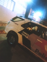 Os policiais localizaram o indiciado na rua João Ginezi e ele foi conduzido até a Central de Flagrantes de Votuporanga   (Foto: Divulgação/PM)