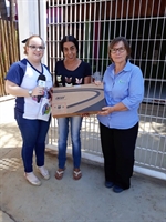 Lucy Dalva de Assis Mathar ganhadora de um notebook (Foto: Santa Casa de Votuporanga)