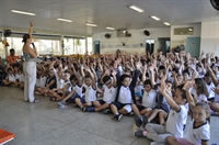 Prefeitura entrega 7,3 mil kits de uniformes escolares (Foto: Prefeitura de Votuporanga)