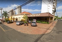 O criminoso fingiu estar armado para ameaçar e render os funcionários do local (Foto: Google Maps)