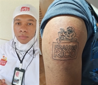 O jovem Rafael Silva fez uma tatuagem e a foto viralizou (Reprodução/Facebook)