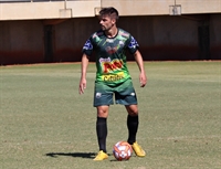 CAV: Mário Augusto, meio-campista do Clube Atlético Votuporanguense, em treinamento na Arena Plínio Marin (Foto: Rafael Bento/CAV)