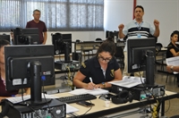Os alunos receberam orientações durante três sábados sobre a declaração do imposto (Foto: Érika Chausson/A Cidade)