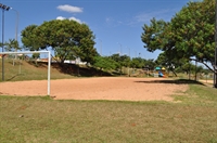 Apesar do acidente e do processo, Prefeitura ainda não instalou redes de proteção no campo  (Foto: A Cidade)