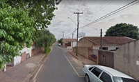 Rua onde o jovem foi encontrado morto no bairro João Paulo 2º (Foto: Reprodução/Google)