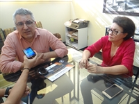 Alexandre Padilha, pré-candidato a deputado federal, e Rosa Chiquetto durante entrevista  (Foto: A Cidade)