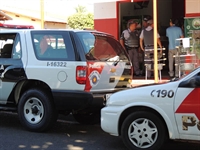 Mini mercado foi alvo de assaltantes na tarde de ontem 