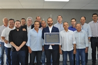 Eduardo Bolsonaro recebeu um título de ‘Irmão Solidário’ da instituição de Votuporanga (Foto: Érika Chausson/A Cidade)