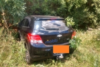 A Polícia Militar de Votuporanga flagrou a dupla que realizou dois assaltos a motoristas de aplicativo do município (Foto: Reprodução)