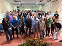 Produtores visitam experimentos e conhecem novas tecnologias para seringueira durante evento em Votuporanga
