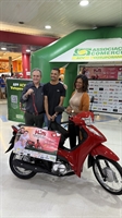 Andrea Silva de Jesus ganhou o prêmio principal da campanha do Dia das Mães  (Foto: ACV)