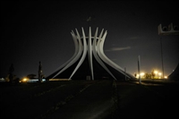 A Catedral de Brasília é um dos monumentos brasileiros que ficam às escuras na Hora do Planeta (Foto: Elza Fiúza/Arquivo/Agência Brasil)