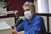 Jorge Seba (PSDB) esteve nos estúdios da rádio Cidade FM para um balanço de sua administração (Foto: A Cidade)
