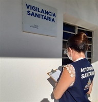 Equipes da Vigilância Epidemiológica fiscalizam comércios e chácaras em Votuporanga (Foto: Reprodução/Prefeitura de Votuporanga)
