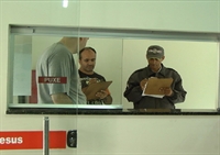 A suspeita é que os ladrões invadiram a paróquia pela madrugada