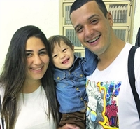 Kézia, o filho João Miguel e o namorado Lucas — Foto: Arquivo Pessoal