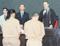 Sentença foi anunciada pelo juiz Jorge Canil às 22h de ontem e causou reações opostas no tribunal